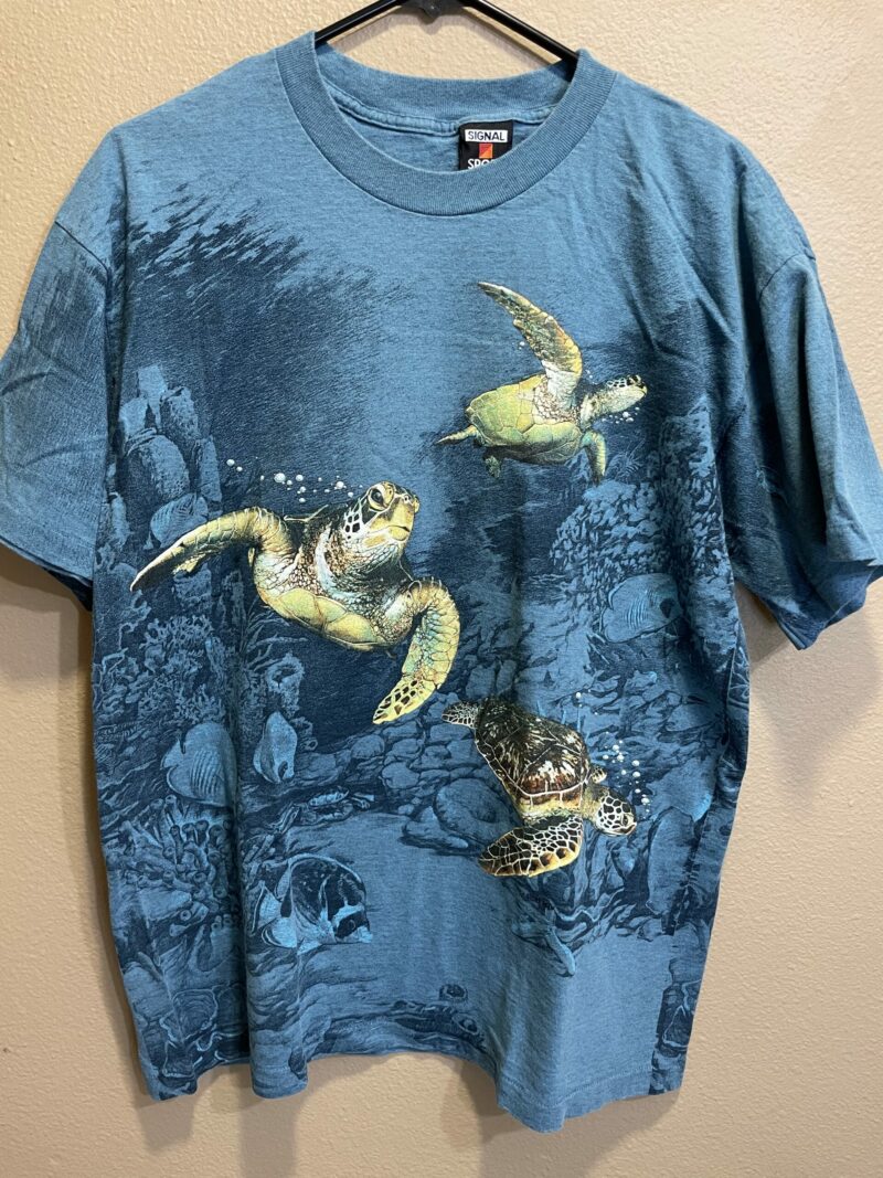 Vintage Nature Turtles in the Ocean All Over Print T-Shirt